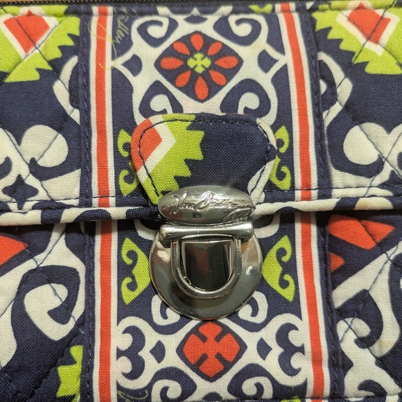 Vera Bradley Colorful Patterned Women's Clutch - Picture 4 of 5